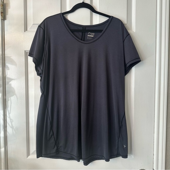 Old Navy Active Go-Dry Athletic Scoop neck Tshirt - Picture 2 of 8